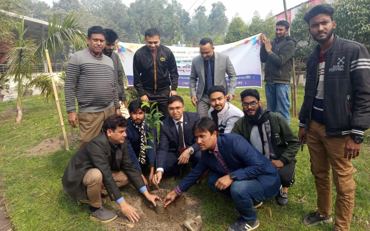 নীলফামারীতে জুলাই ২৪ এর চেতনাকে ধরে রাখতে বৃক্ষরোপণ কর্মসূচি গ্রহণ